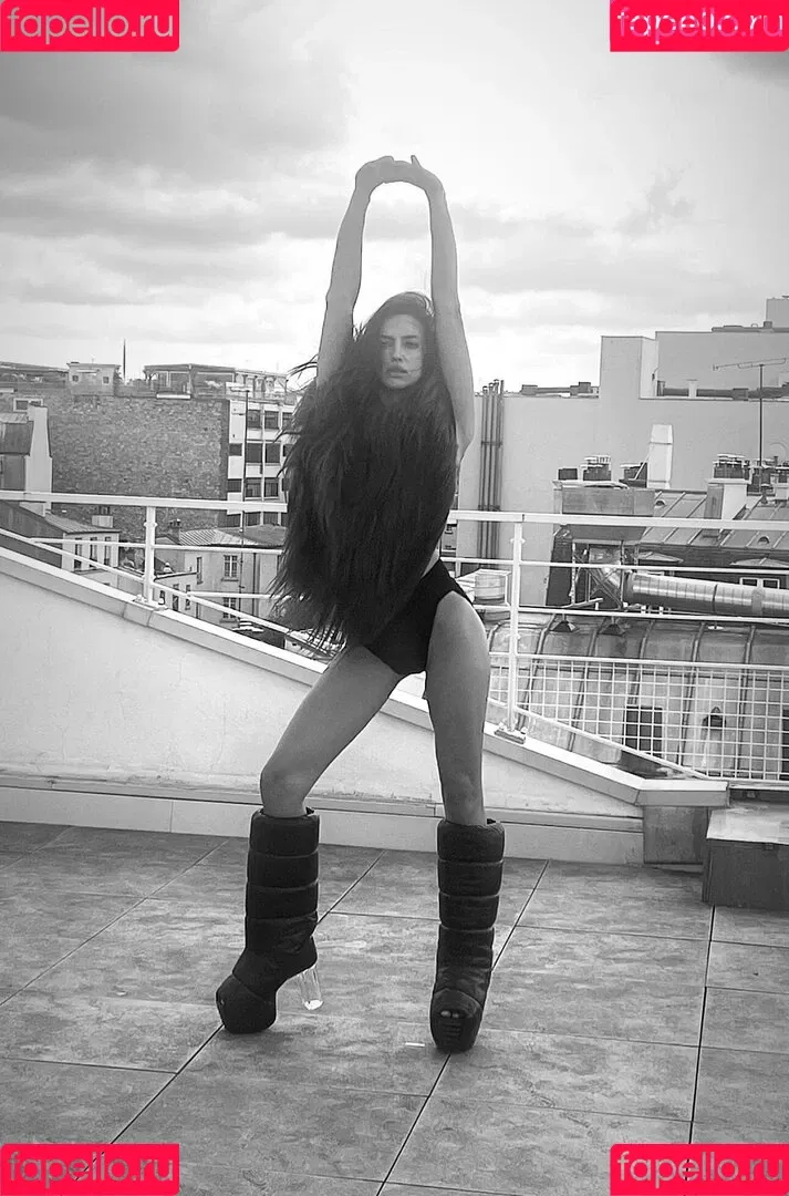 Irina Shayk / irinashayk / theirishayk Onlyfans Photo Gallery 
