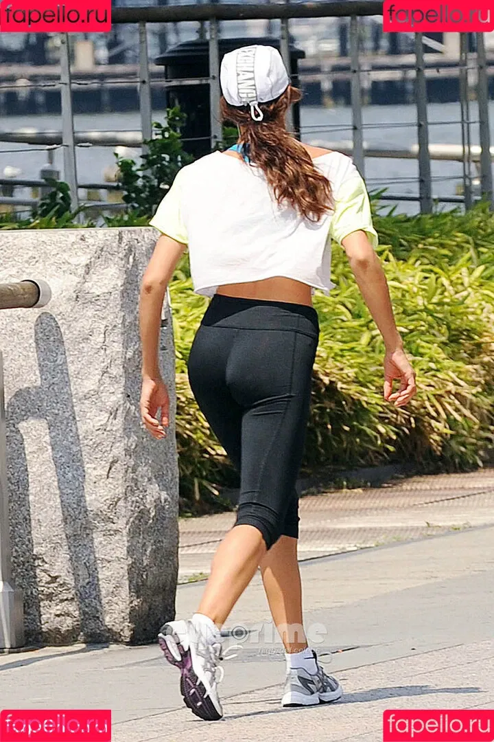 Irina Shayk / irinashayk / theirishayk Onlyfans Photo Gallery 