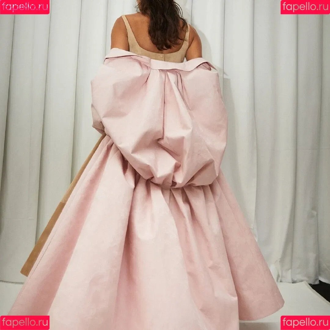 Irina Shayk / irinashayk / theirishayk Onlyfans Photo Gallery 