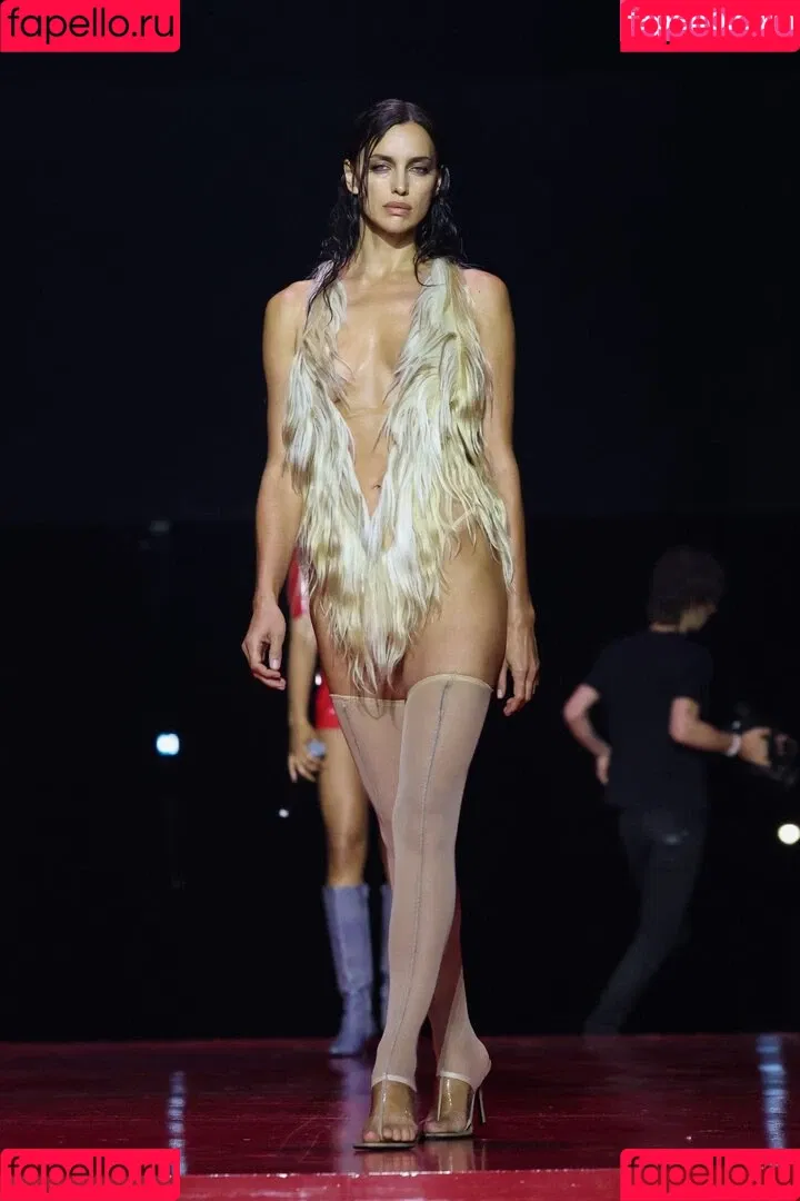 Irina Shayk / irinashayk / theirishayk Onlyfans Photo Gallery 