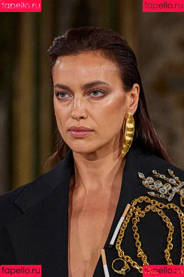 Irina Shayk / irinashayk / theirishayk Onlyfans Photo Gallery 