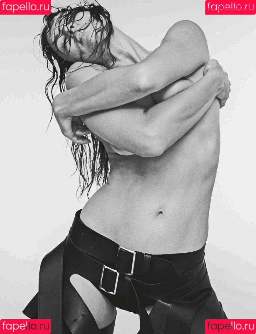 Irina Shayk / irinashayk / theirishayk Onlyfans Photo Gallery 