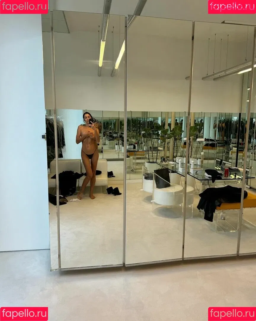 Irina Shayk / irinashayk / theirishayk Onlyfans Photo Gallery 