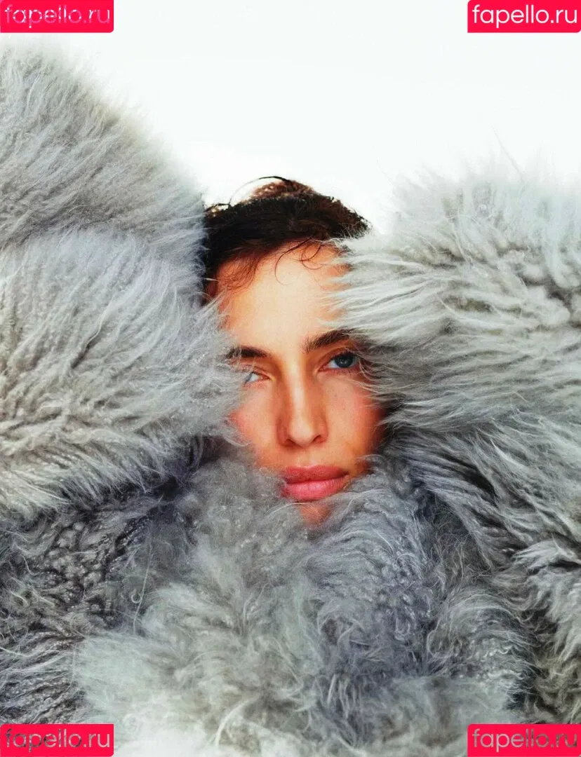 Irina Shayk / irinashayk / theirishayk Onlyfans Photo Gallery 