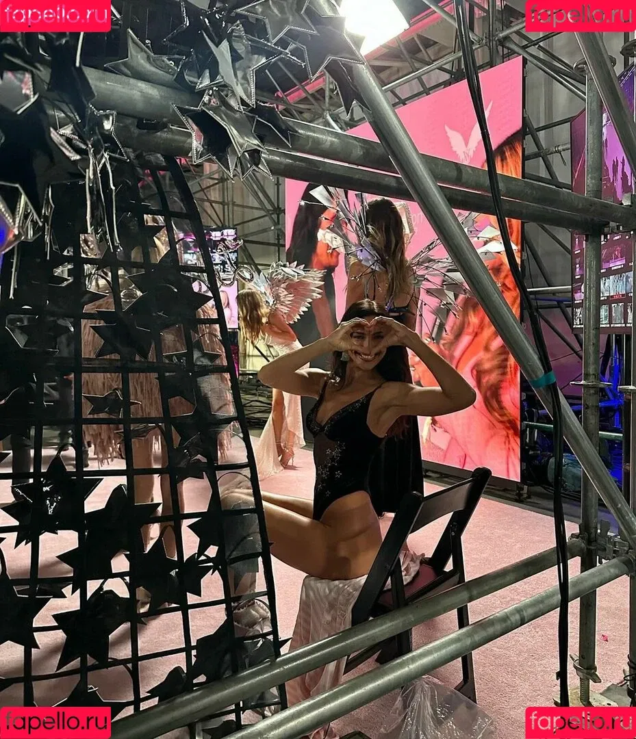 Irina Shayk / irinashayk / theirishayk Onlyfans Photo Gallery 