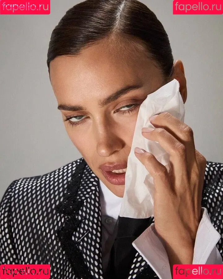 Irina Shayk / irinashayk / theirishayk Onlyfans Photo Gallery 