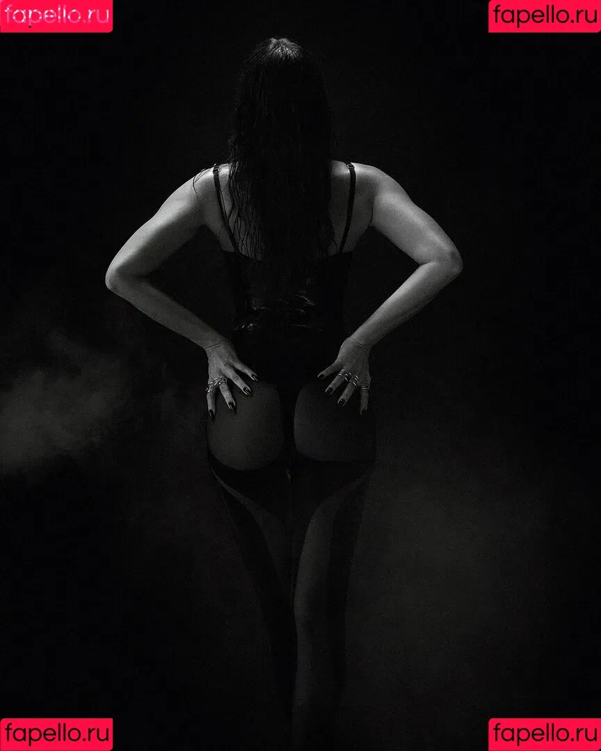 Irina Shayk / irinashayk / theirishayk Onlyfans Photo Gallery 