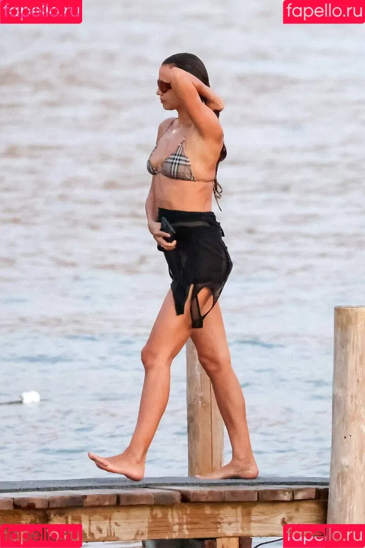 Irina Shayk / irinashayk / theirishayk Onlyfans Photo Gallery 