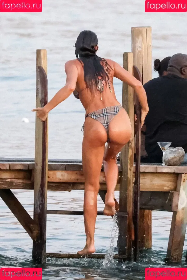 Irina Shayk / irinashayk / theirishayk Onlyfans Photo Gallery 