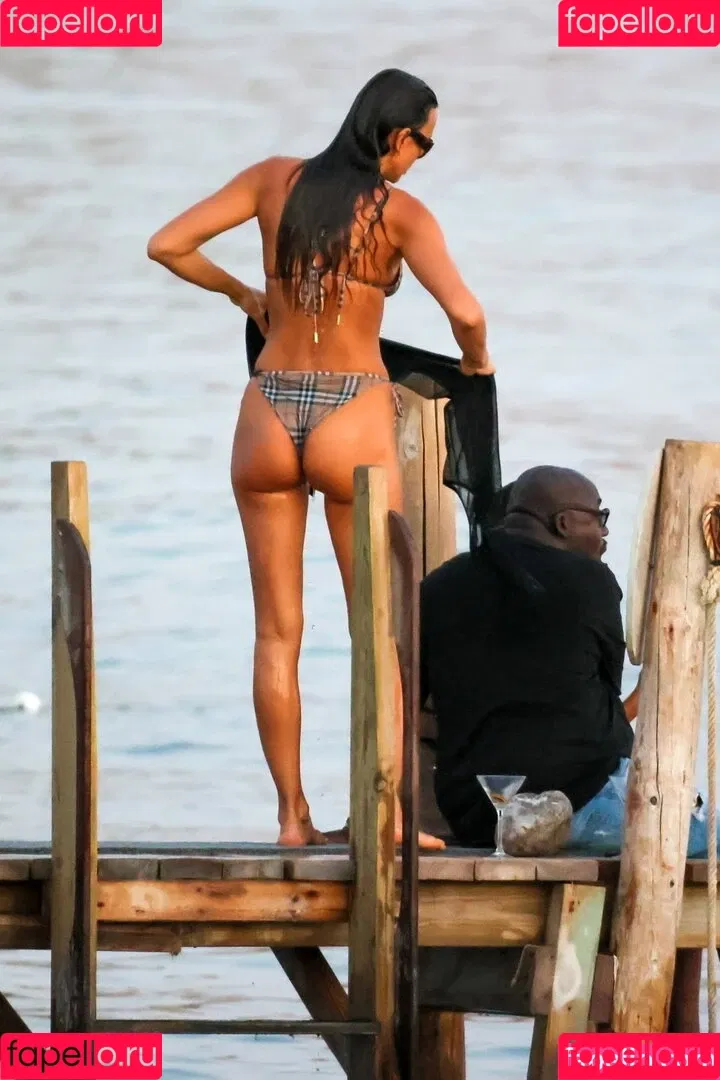 Irina Shayk / irinashayk / theirishayk Onlyfans Photo Gallery 