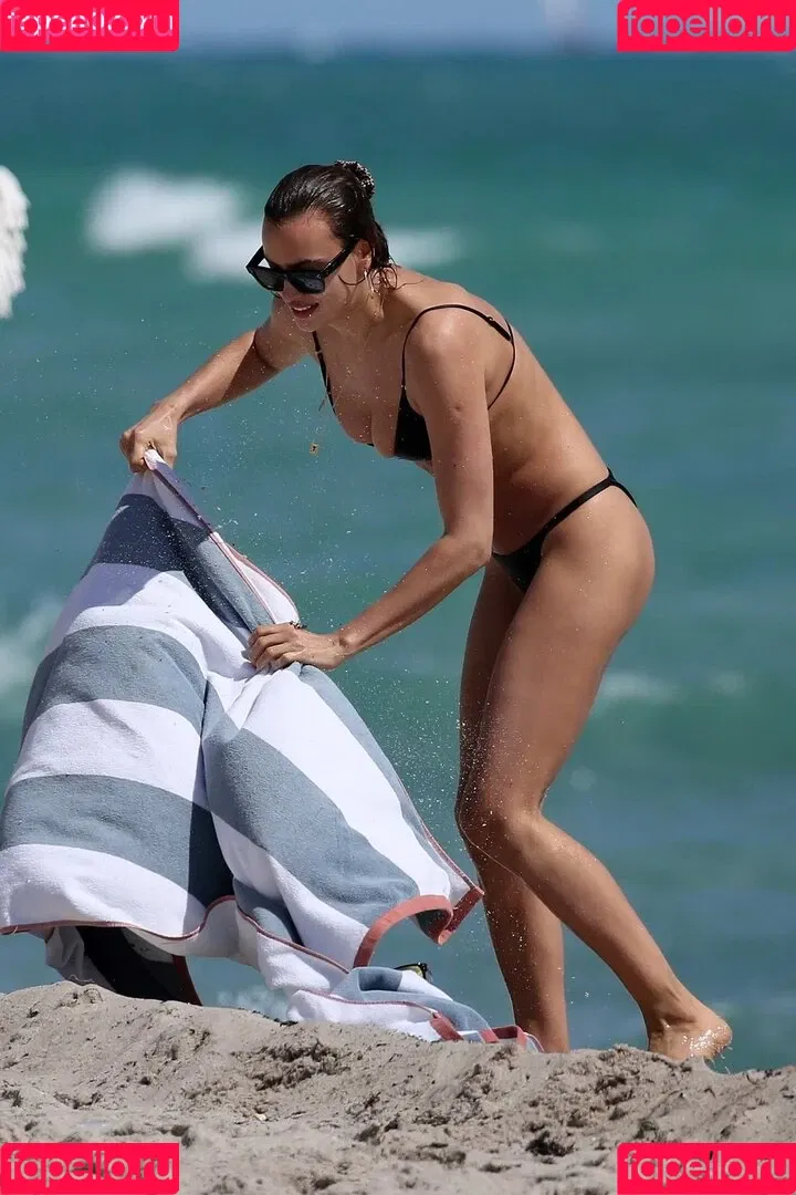 Irina Shayk / irinashayk / theirishayk Onlyfans Photo Gallery 