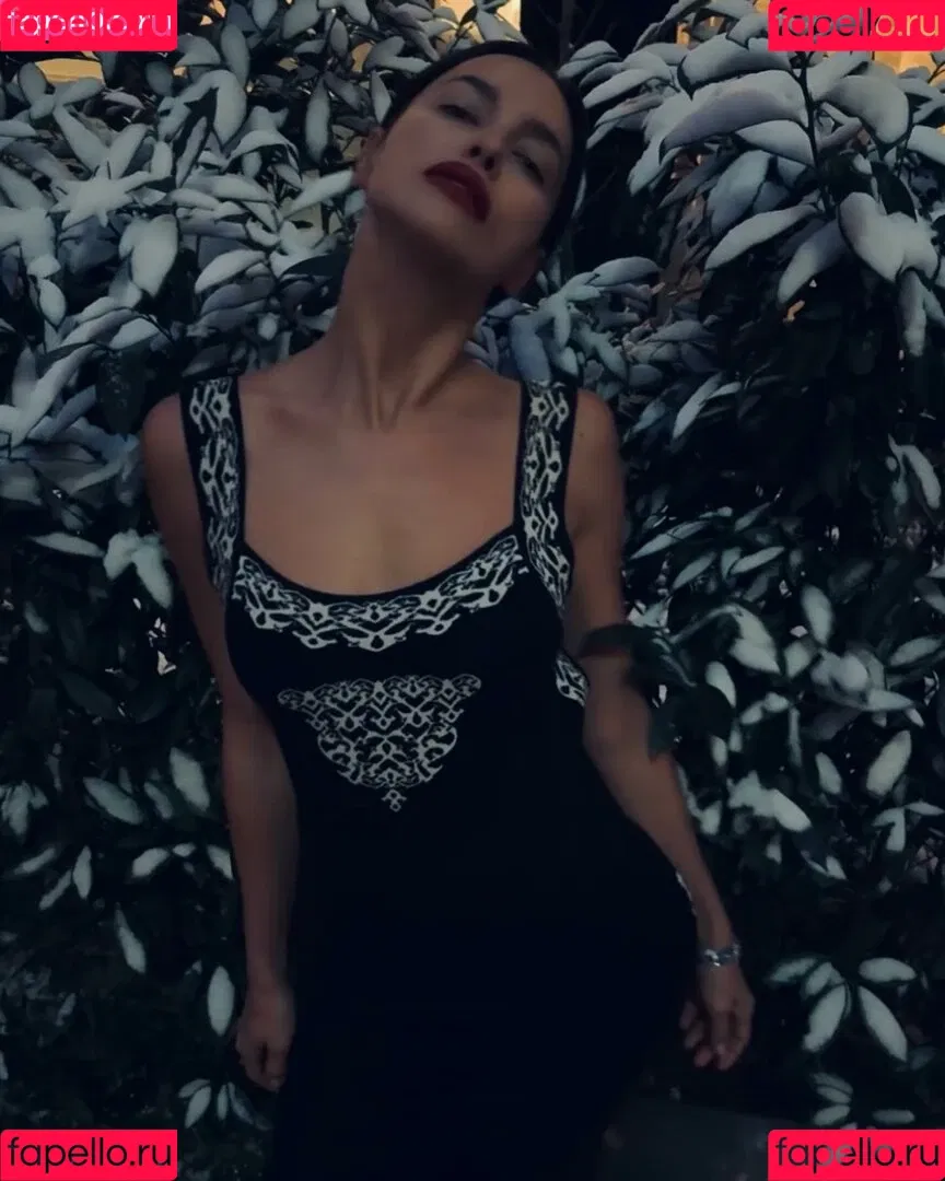 Irina Shayk / irinashayk / theirishayk Onlyfans Photo Gallery 