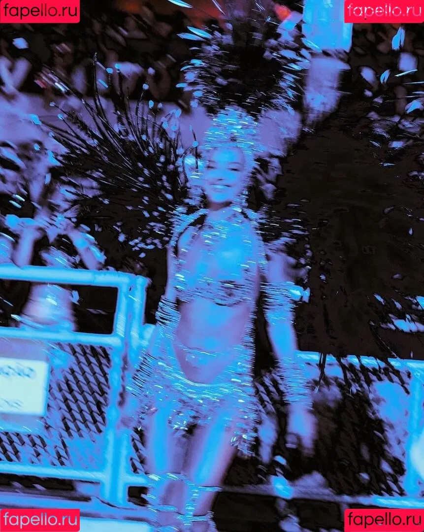 Irina Shayk / irinashayk / theirishayk Onlyfans Photo Gallery 