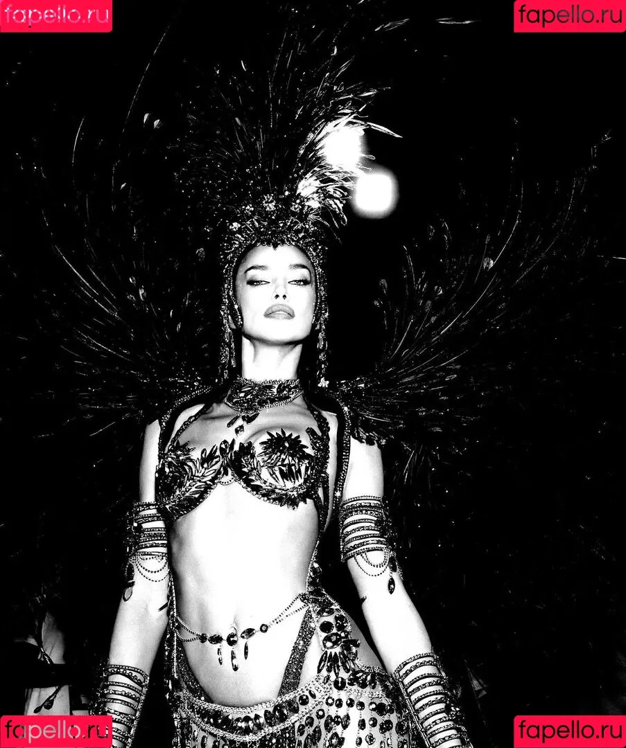 Irina Shayk / irinashayk / theirishayk Onlyfans Photo Gallery 