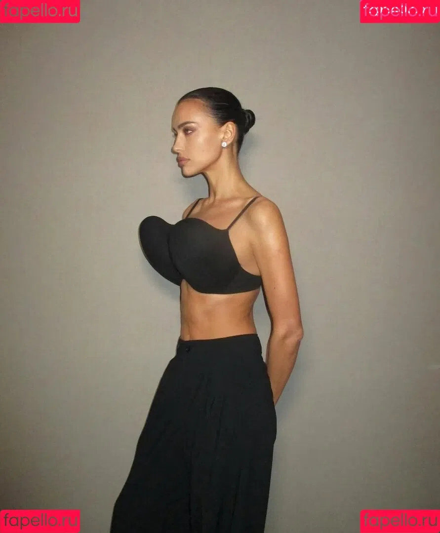 Irina Shayk / irinashayk / theirishayk Onlyfans Photo Gallery 