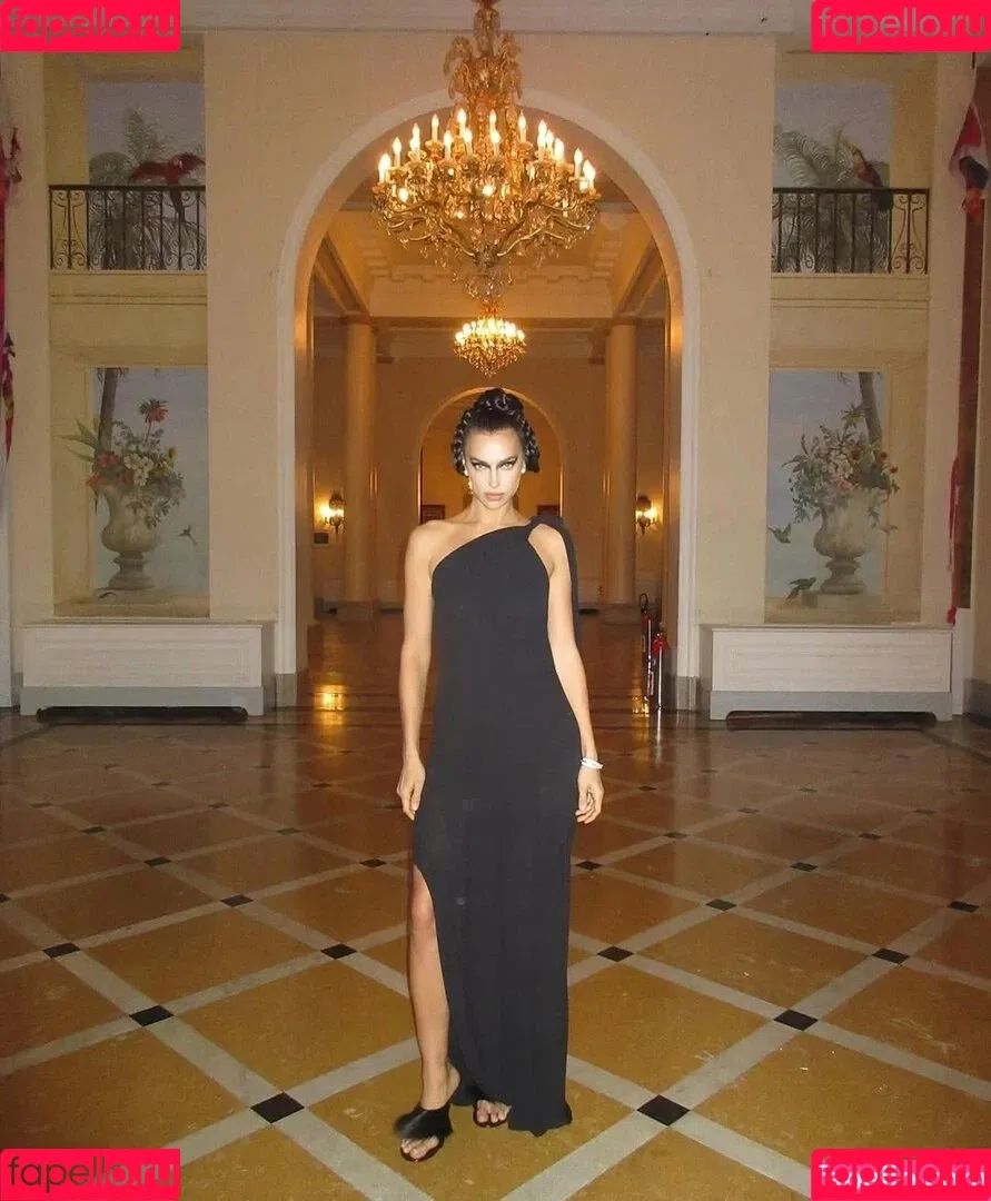 Irina Shayk / irinashayk / theirishayk Onlyfans Photo Gallery 