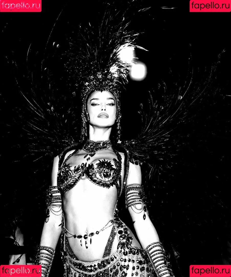 Irina Shayk / irinashayk / theirishayk Onlyfans Photo Gallery 