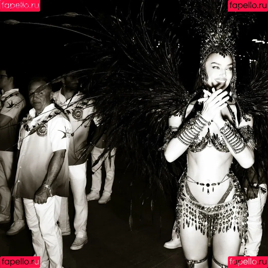 Irina Shayk / irinashayk / theirishayk Onlyfans Photo Gallery 