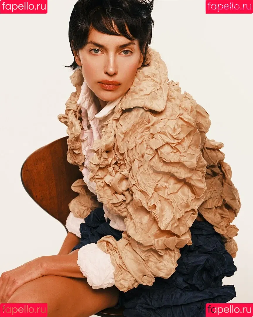 Irina Shayk / irinashayk / theirishayk Onlyfans Photo Gallery 