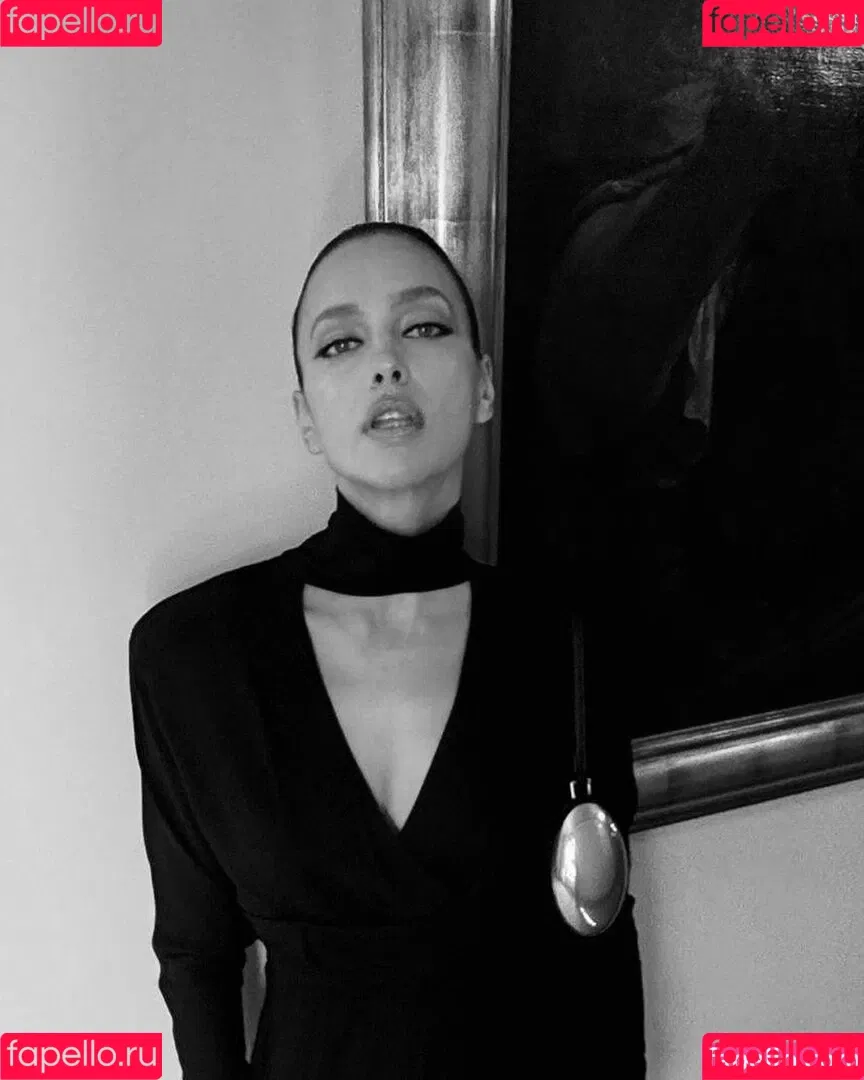 Irina Shayk / irinashayk / theirishayk Onlyfans Photo Gallery 