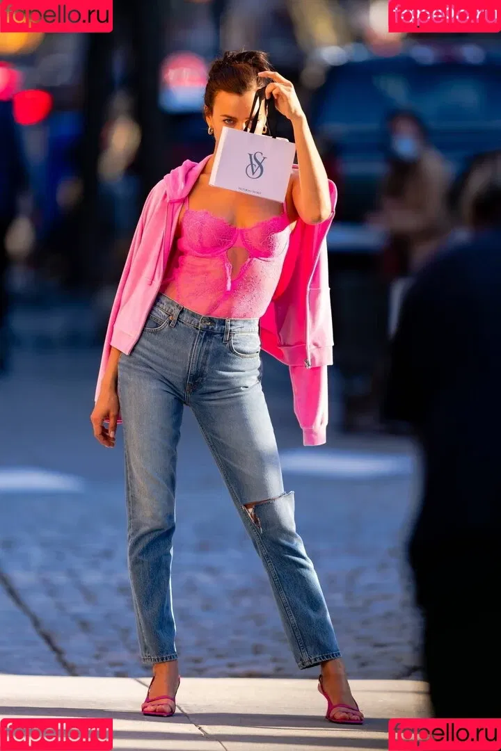 Irina Shayk / irinashayk / theirishayk Onlyfans Photo Gallery 