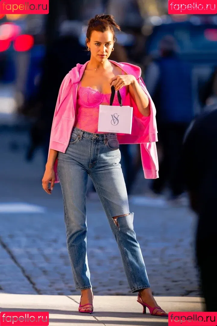 Irina Shayk / irinashayk / theirishayk Onlyfans Photo Gallery 