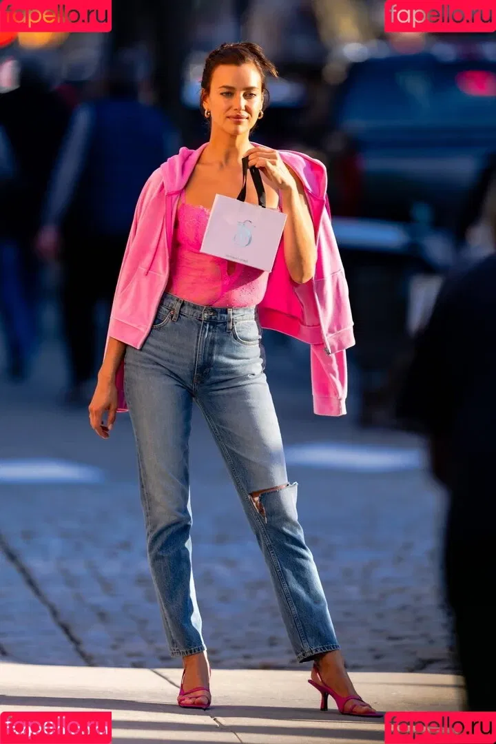 Irina Shayk / irinashayk / theirishayk Onlyfans Photo Gallery 