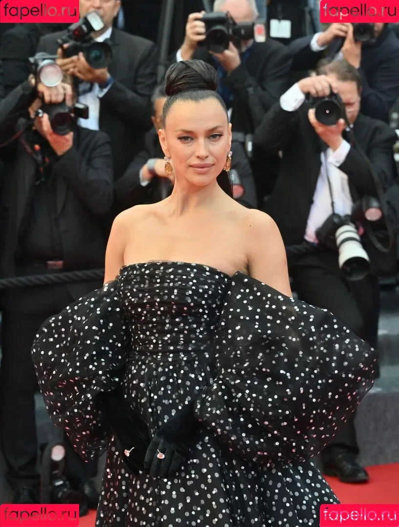 Irina Shayk / irinashayk / theirishayk Onlyfans Photo Gallery 