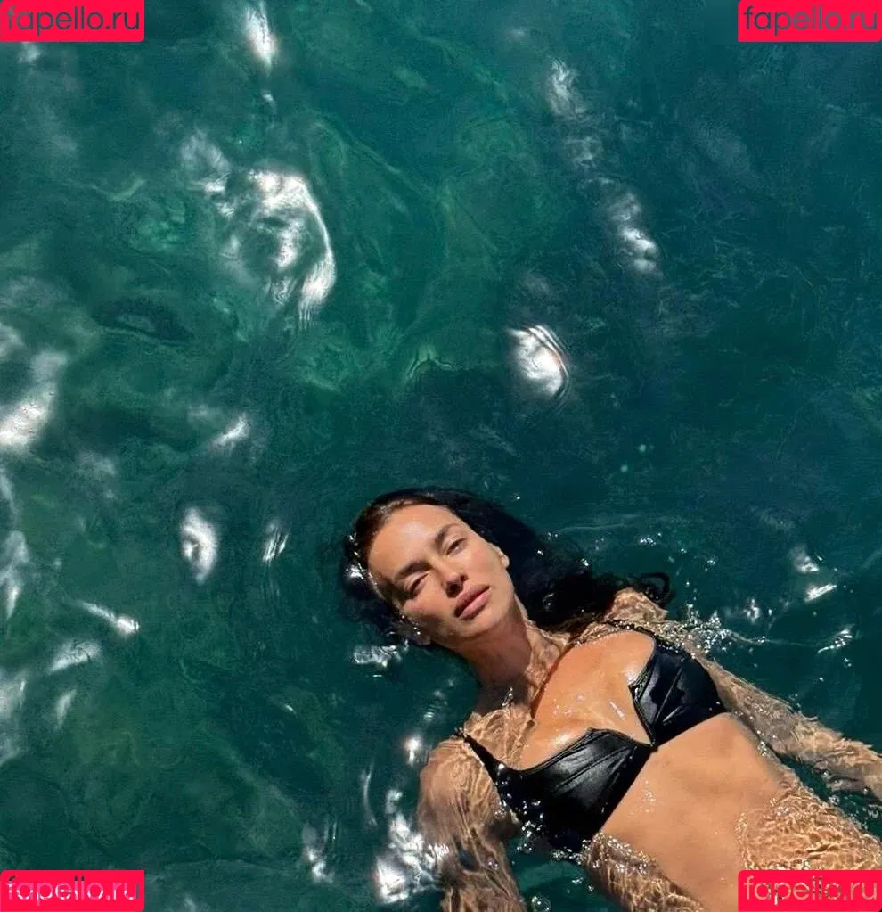 Irina Shayk / irinashayk / theirishayk Onlyfans Photo Gallery 