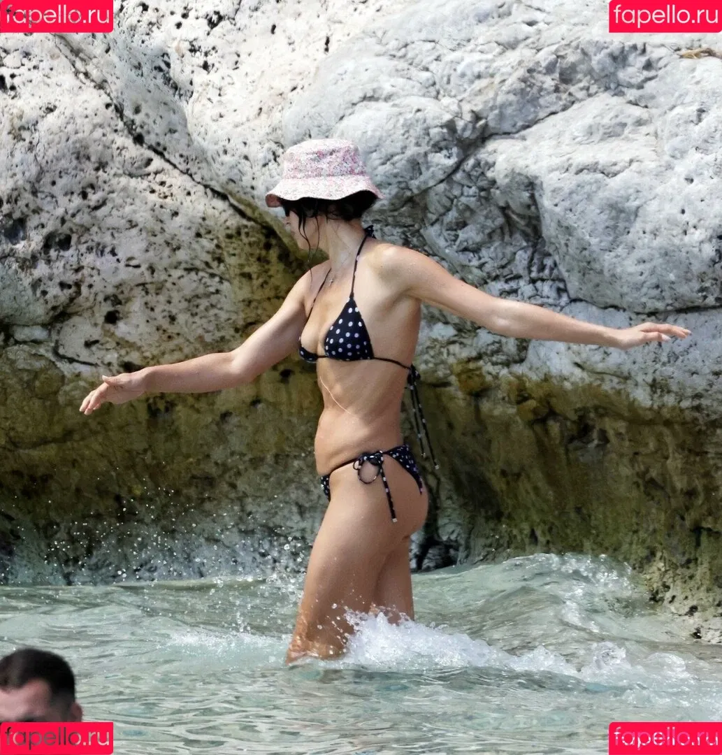Irina Shayk / irinashayk / theirishayk Onlyfans Photo Gallery 