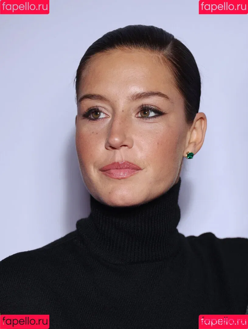 Adele Exarchopoulos / adeleexarchopoulos Onlyfans Photo Gallery 