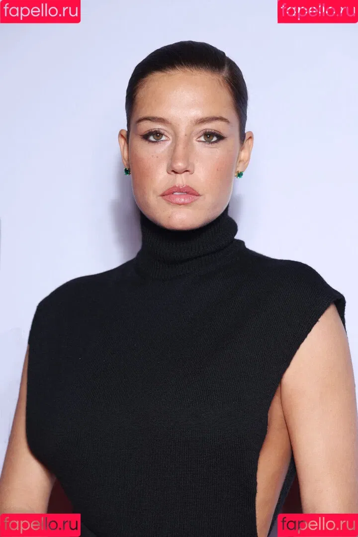 Adele Exarchopoulos / adeleexarchopoulos Onlyfans Photo Gallery 