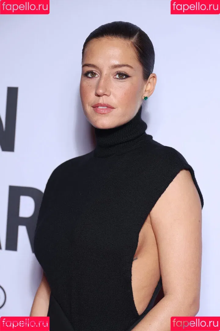 Adele Exarchopoulos / adeleexarchopoulos Onlyfans Photo Gallery 