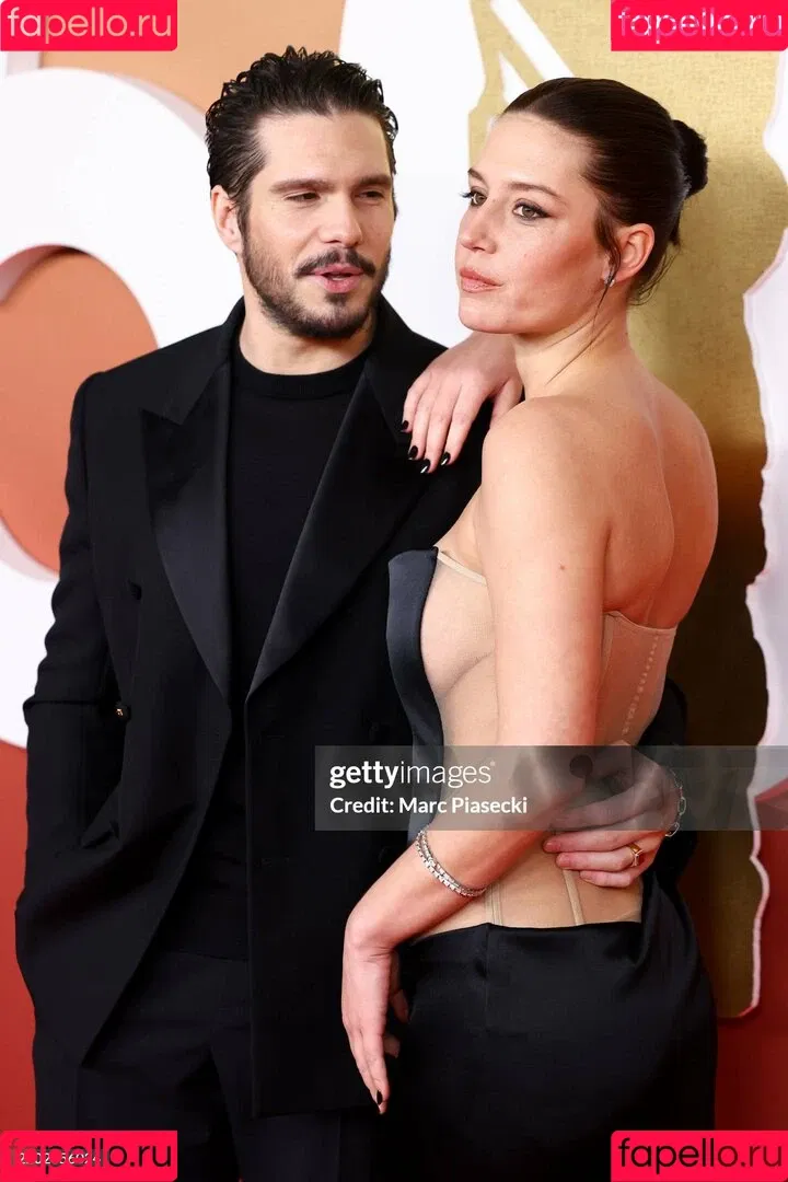 Adele Exarchopoulos / adeleexarchopoulos Onlyfans Photo Gallery 