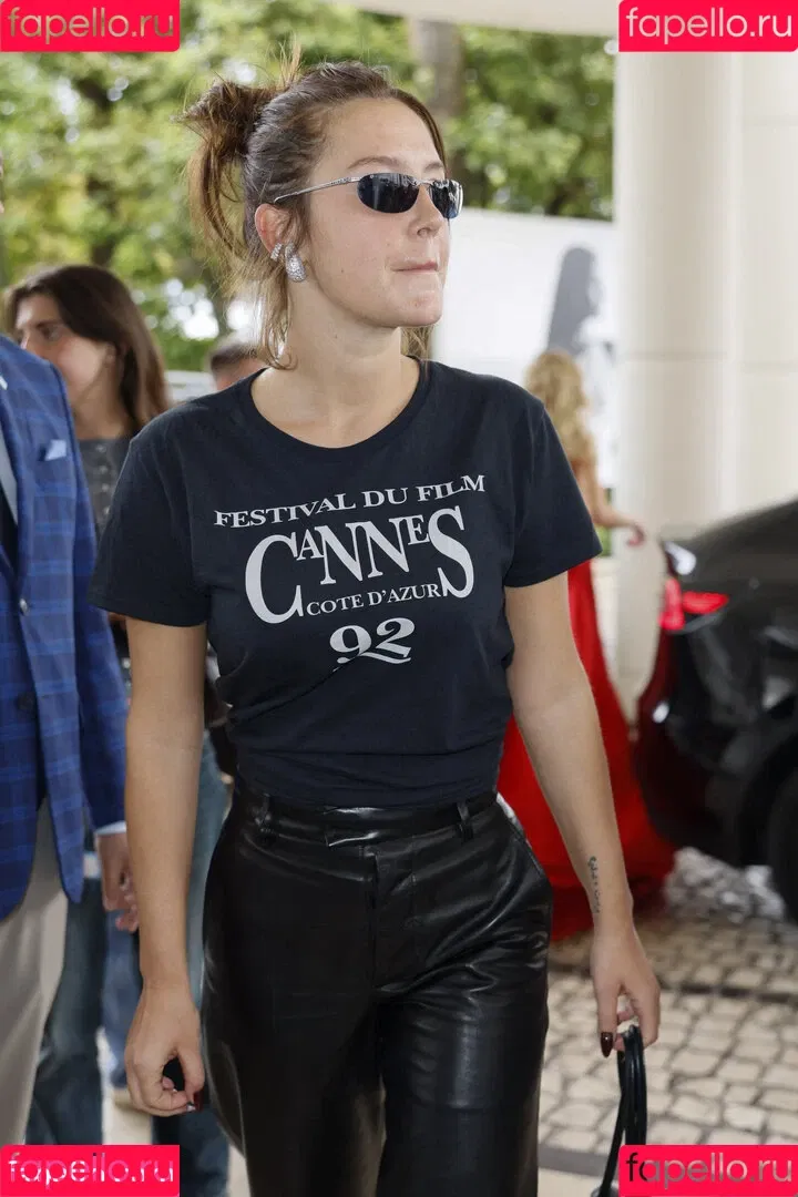 Adele Exarchopoulos / adeleexarchopoulos Onlyfans Photo Gallery 