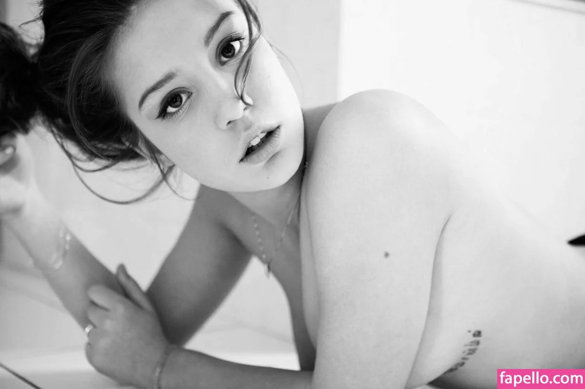 Adele Exarchopoulos / adeleexarchopoulos Onlyfans Photo Gallery 