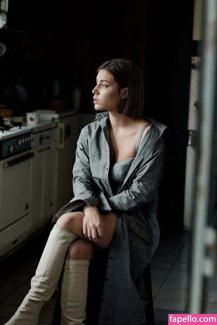 Adele Exarchopoulos / adeleexarchopoulos Onlyfans Photo Gallery 