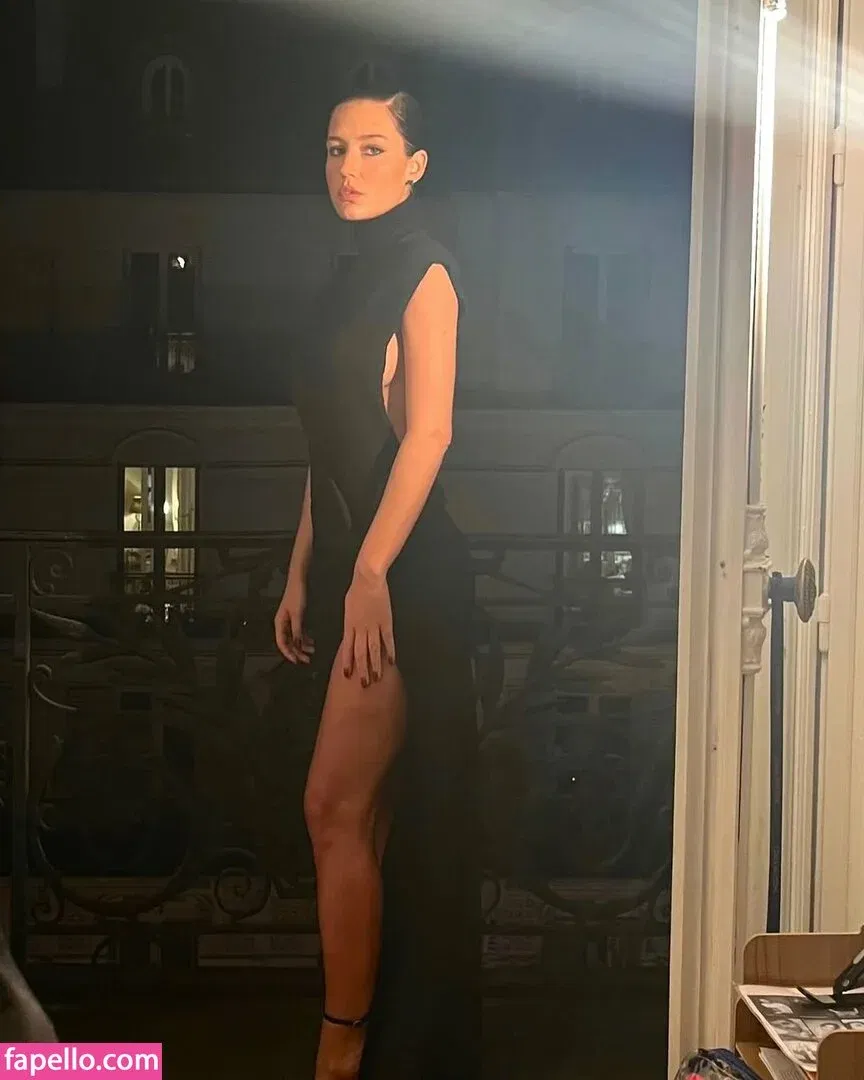 Adele Exarchopoulos / adeleexarchopoulos Onlyfans Photo Gallery 