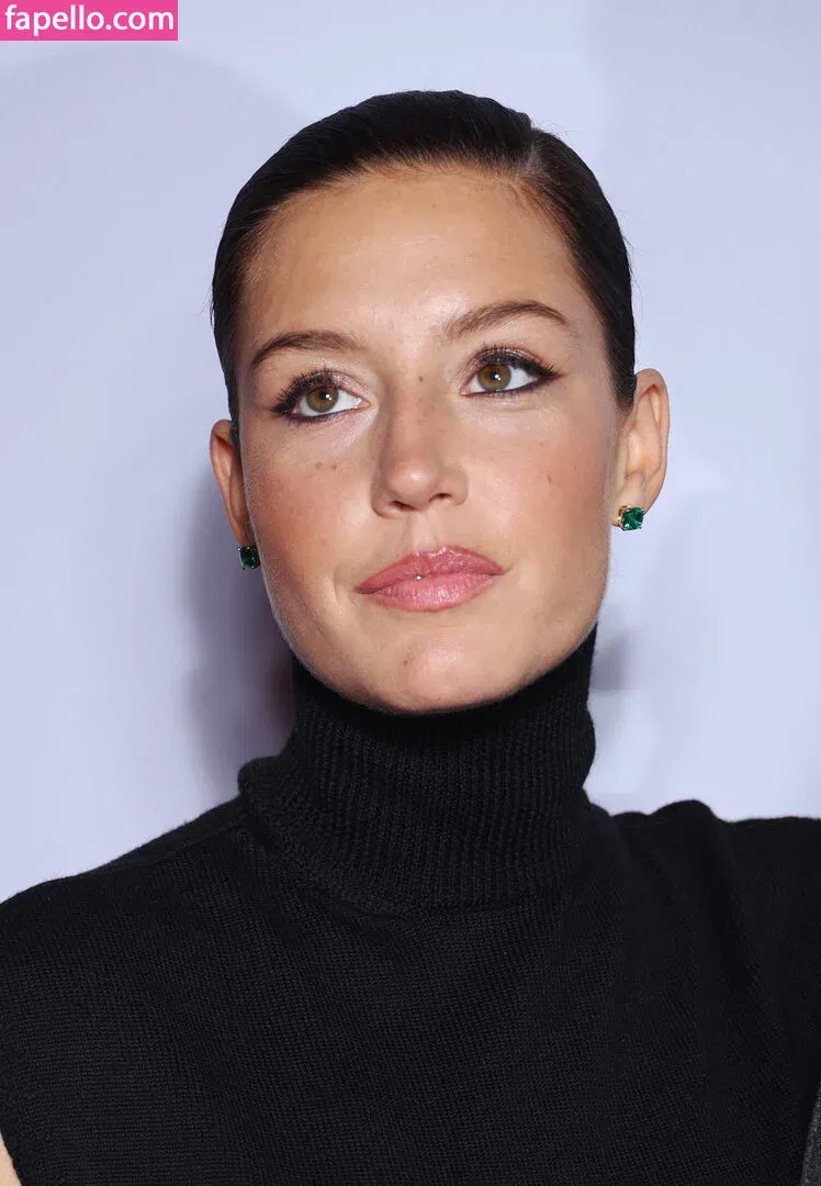 Adele Exarchopoulos / adeleexarchopoulos Onlyfans Photo Gallery 