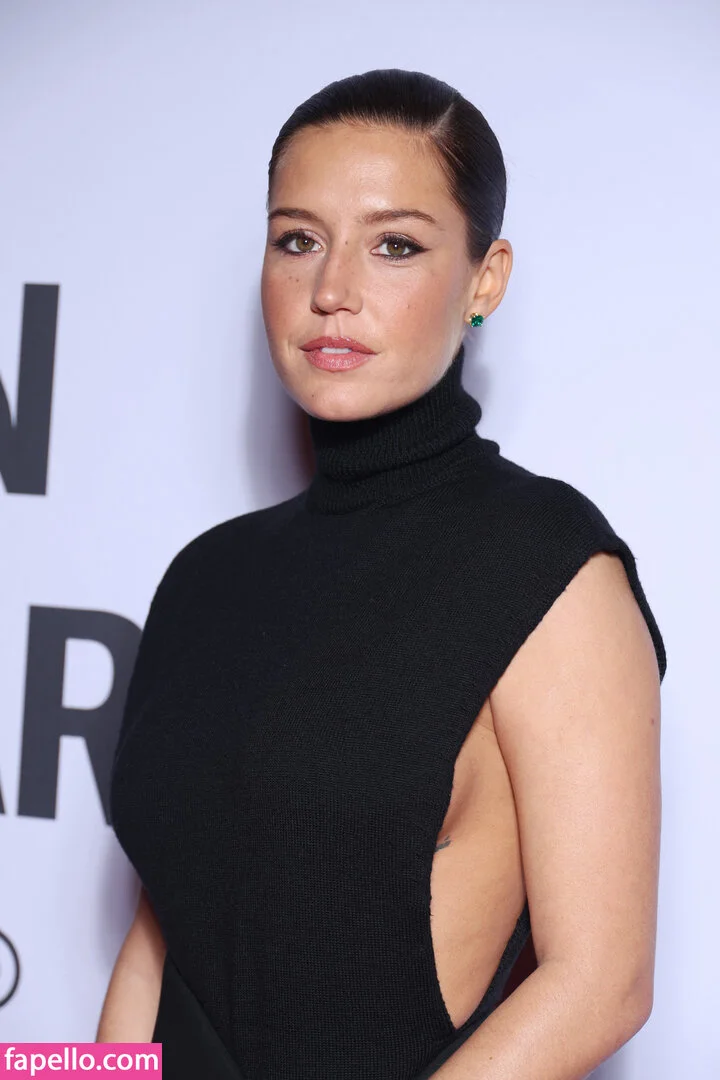 Adele Exarchopoulos / adeleexarchopoulos Onlyfans Photo Gallery 