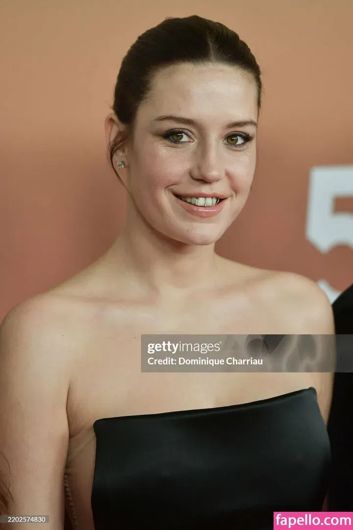 Adele Exarchopoulos / adeleexarchopoulos Onlyfans Photo Gallery 