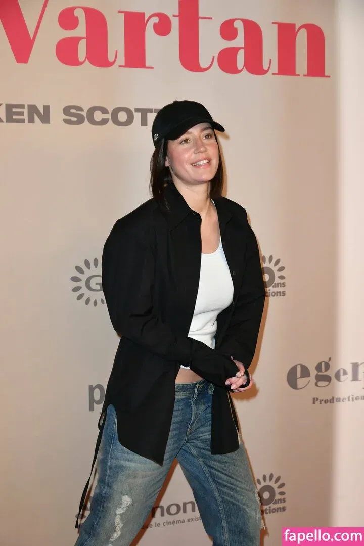 Adele Exarchopoulos / adeleexarchopoulos Onlyfans Photo Gallery 