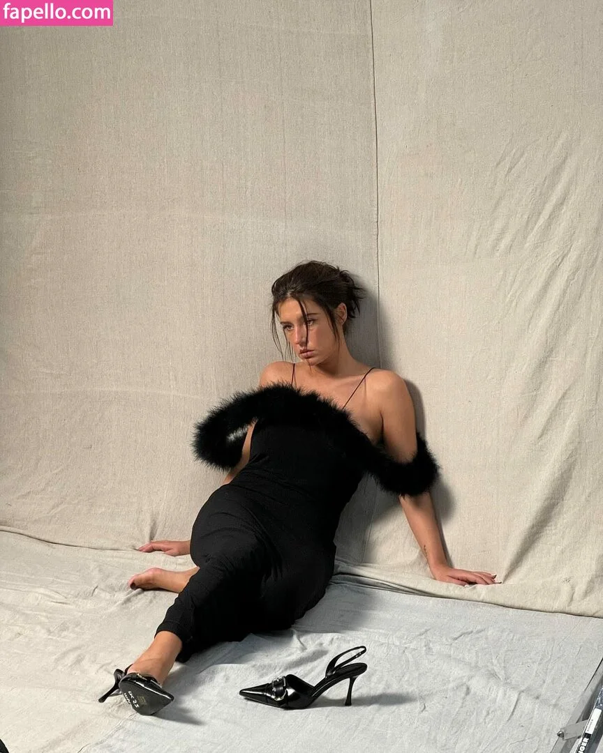 Adele Exarchopoulos / adeleexarchopoulos Onlyfans Photo Gallery 