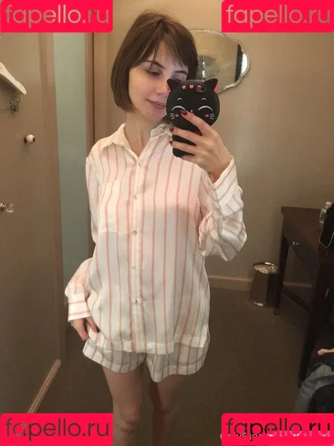 Liara Roux / liararoux Onlyfans Photo Gallery 