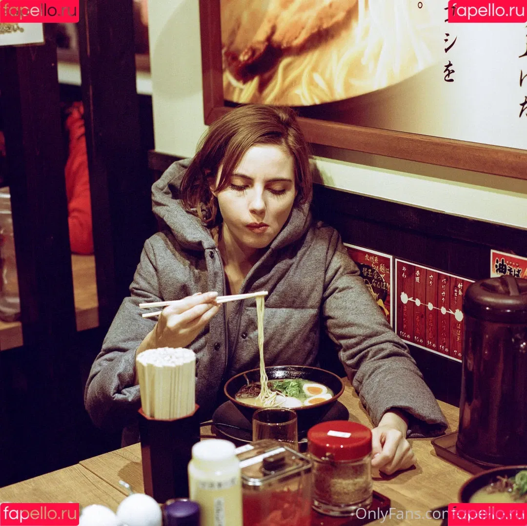 Liara Roux / liararoux Onlyfans Photo Gallery 