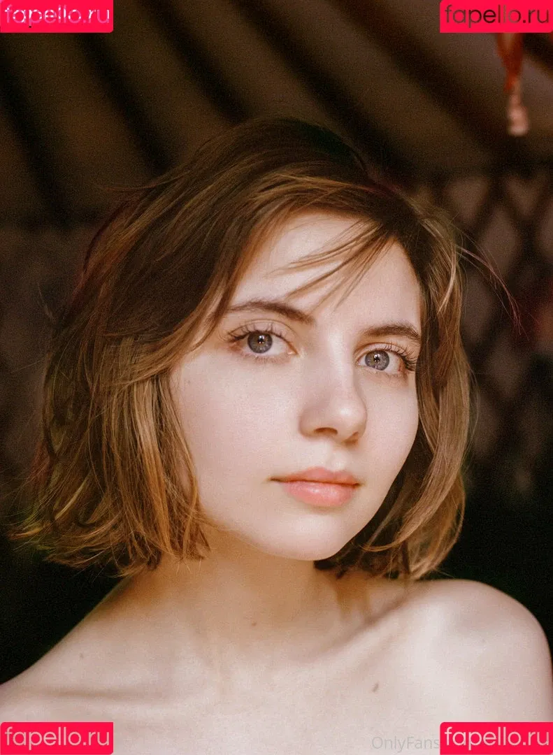 Liara Roux / liararoux Onlyfans Photo Gallery 