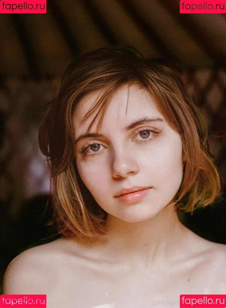 Liara Roux / liararoux Onlyfans Photo Gallery 