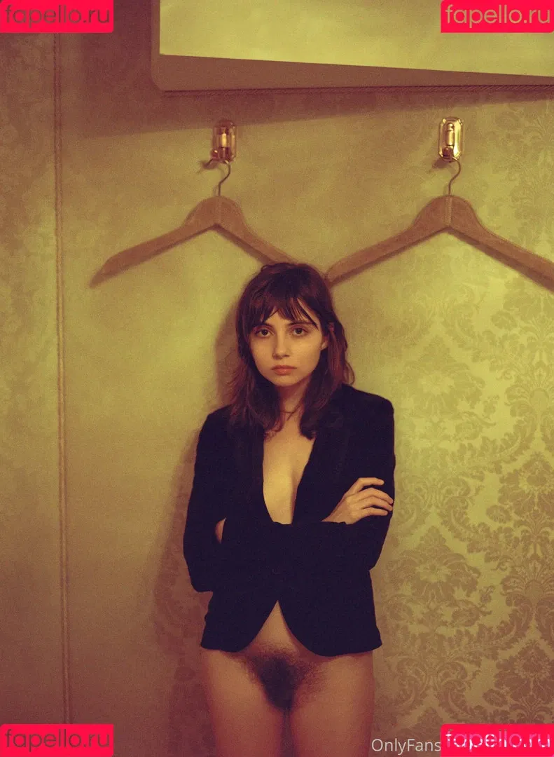 Liara Roux / liararoux Onlyfans Photo Gallery 