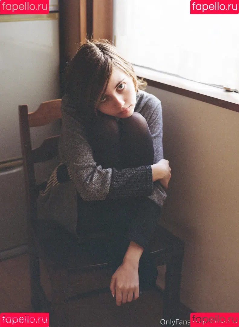 Liara Roux / liararoux Onlyfans Photo Gallery 