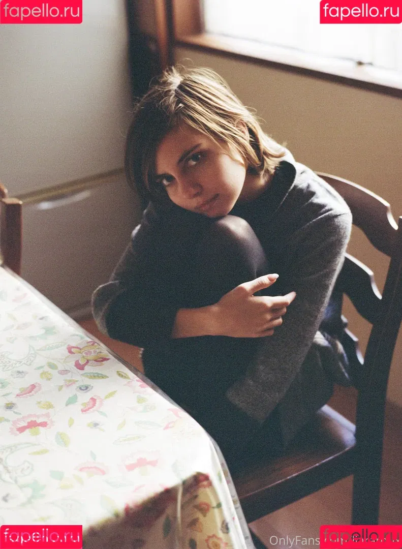 Liara Roux / liararoux Onlyfans Photo Gallery 